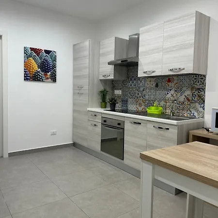 Anbi House ゲストハウス パレルモ